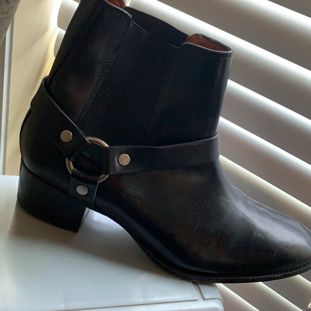 Beautiful Black Frye boot.  Silver buckle on side